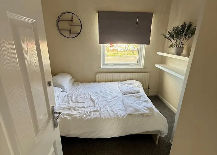 5 Bedroom In Filton * Bristol