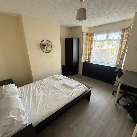 5 Bedroom In Filton