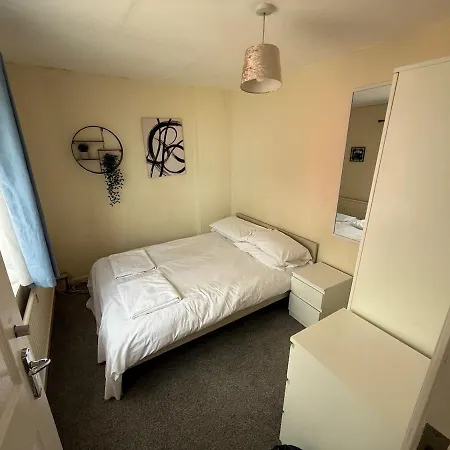 Semesterbostad 5 Bedroom In Filton *